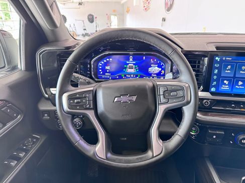 Used 2024 Chevrolet Silverado 1500 RST w/ Z71 Off-Road Package AWD/4WD image 14
