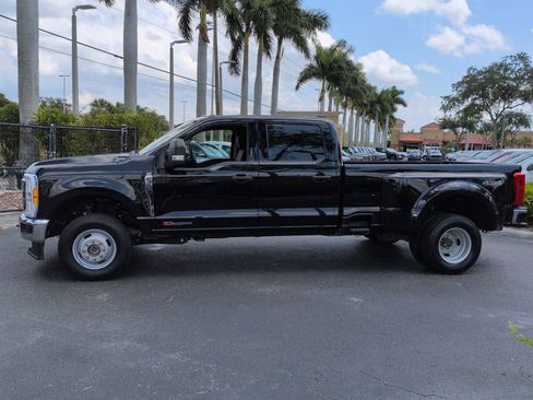 Used 2023 Ford F350 XLT AWD/4WD image 7
