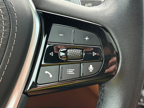 Certified 2023 BMW 530e w/ Premium Package image 31