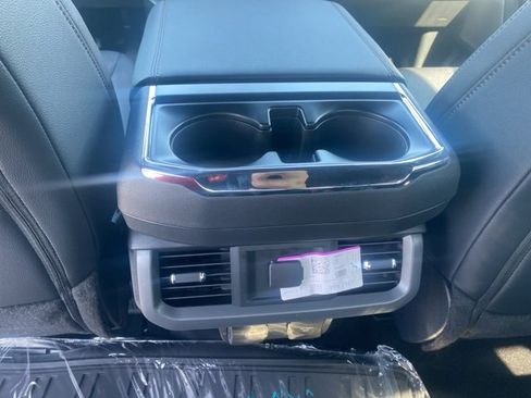 New 2025 Ford F150 Lariat w/ Equipment Group 501A Mid image 13
