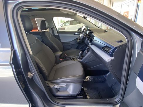 Certified 2023 Volkswagen Taos SE w/ Panoramic Sunroof Package AWD/4WD image 42