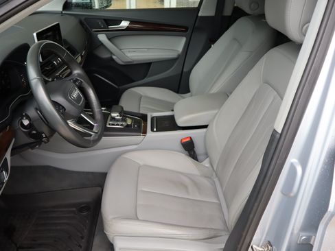 Used 2019 Audi Q5 2.0T Premium Plus w/ Premium Plus Package AWD/4WD image 16