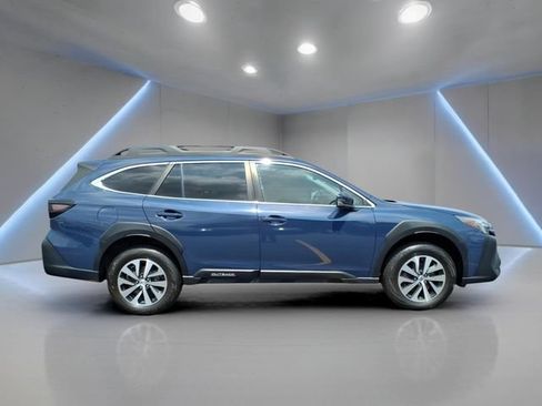 Used 2023 Subaru Outback Premium AWD/4WD image 21