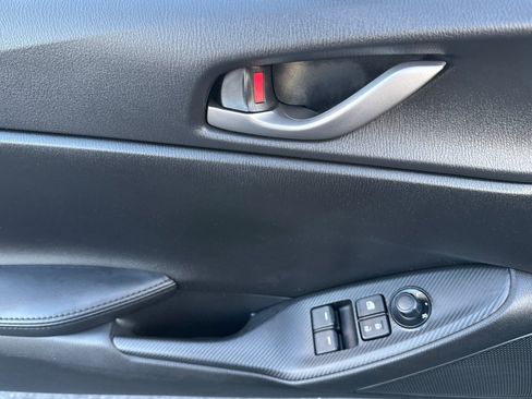 Used 2022 MAZDA MX-5 Miata Sport image 11