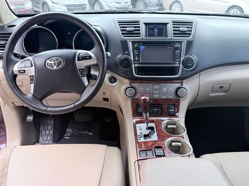 Used 2013 Toyota Highlander Limited image 10