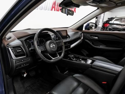 Used 2023 Nissan Rogue SV w/ SV Premium B Package FWD image 3