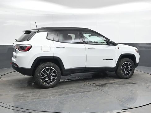 New 2026 Jeep Compass Trailhawk AWD/4WD image 2