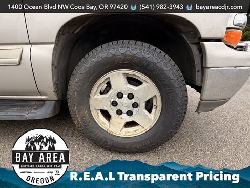 Used 2005 Chevrolet Suburban LT w/ Preferred Equipment Group RWD image 10