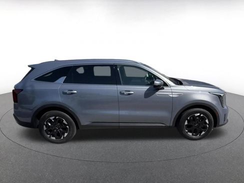 Used 2024 Kia Sorento S FWD image 16