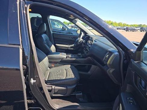 Used 2025 Nissan Pathfinder Rock Creek AWD/4WD image 9