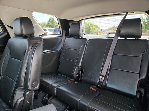 Used 2021 Chevrolet Traverse RS w/ LPO, Floor Liner Package FWD image 11