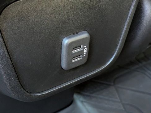 Used 2022 Chevrolet Equinox LT image 24