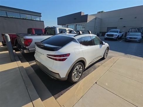 Used 2025 Genesis GV60 RWD image 6