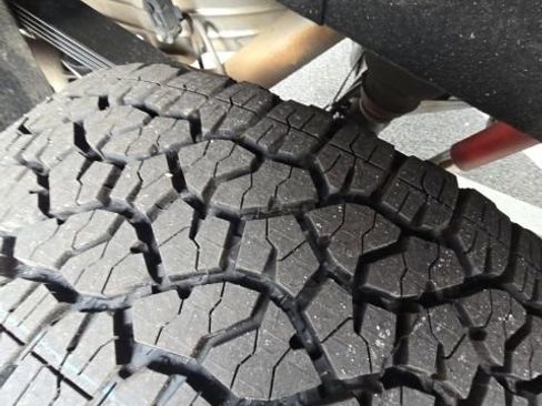 Used 2024 GMC Sierra 2500 SLT w/ SLT Premium Package image 13