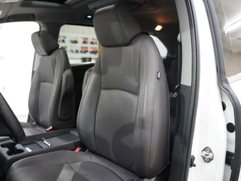 Used 2018 Honda Odyssey Elite image 24