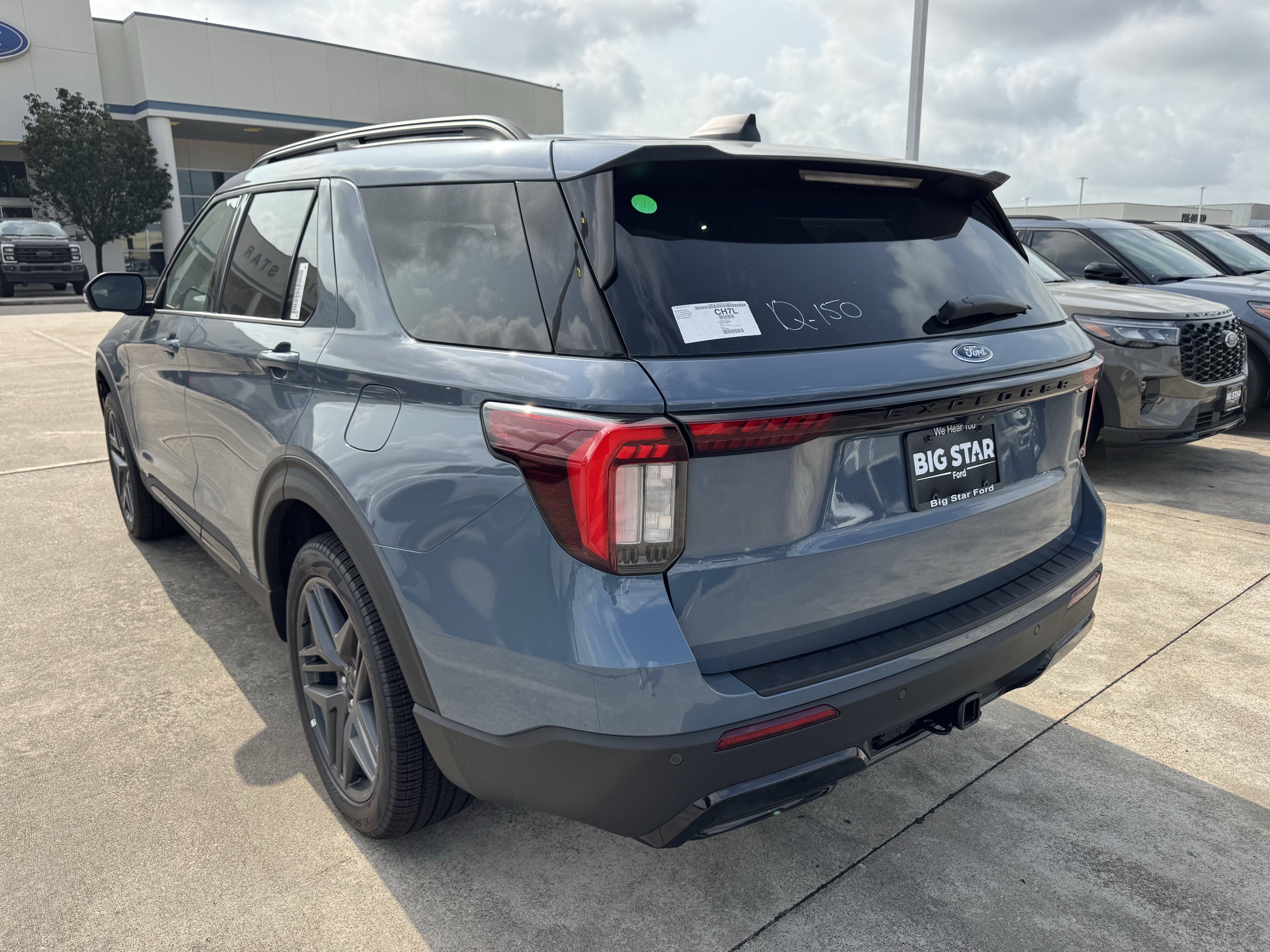 New 2026 Ford Explorer ST-Line w/ ST-Line Street Pack RWD image 6