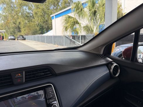 Used 2025 Nissan Versa SV image 35