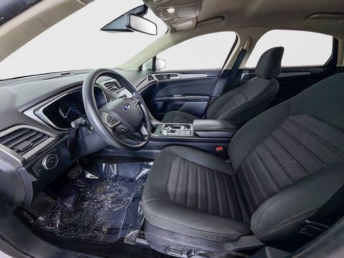 Used 2020 Ford Fusion SE image 17