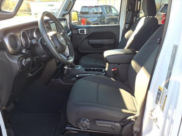 Used 2022 Jeep Wrangler Unlimited Sport AWD/4WD image 10