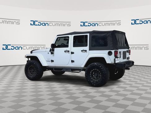 Used 2015 Jeep Wrangler Unlimited Sahara AWD/4WD image 7