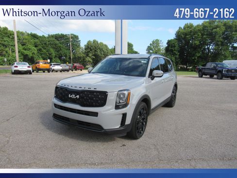 Used 2022 Kia Telluride EX w/ EX Premium Package AWD/4WD image 2