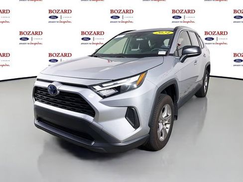 Used 2024 Toyota RAV4 LE AWD/4WD image 4