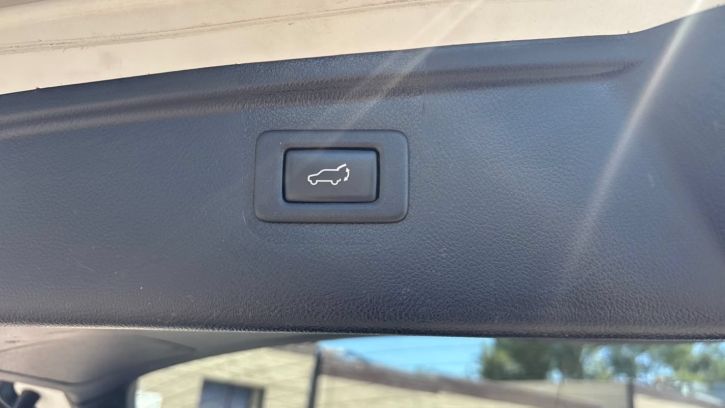 Used 2016 Subaru Outback 3.6R Limited AWD/4WD image 25