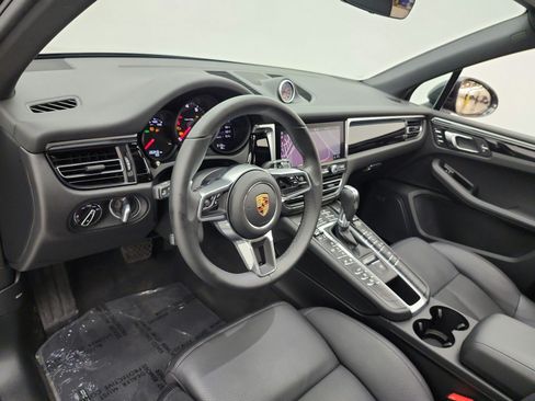 Used 2019 Porsche Macan AWD/4WD image 9