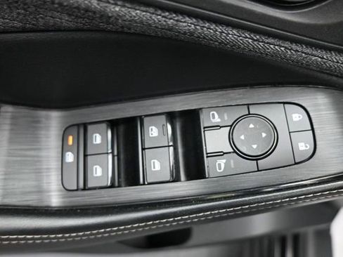 Used 2023 Nissan Rogue SV FWD image 21