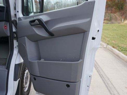 Used 2012 Mercedes-Benz Sprinter 2500 image 22