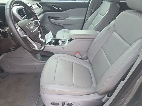 Used 2023 GMC Acadia SLT w/ Preferred Package image 6