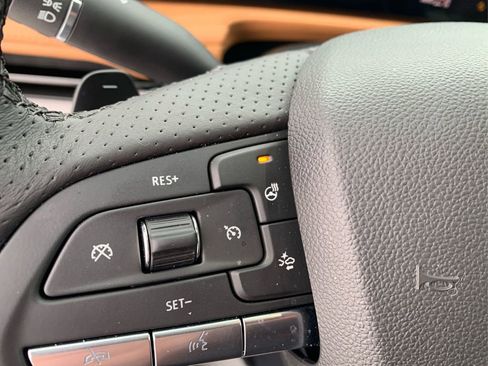 Used 2025 Cadillac XT4 Sport image 39