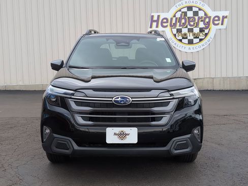 Certified 2025 Subaru Forester Limited image 2