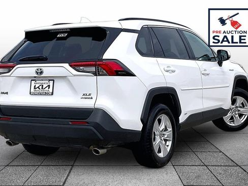 Used 2021 Toyota RAV4 XLE w/ Convenience Package AWD/4WD image 13