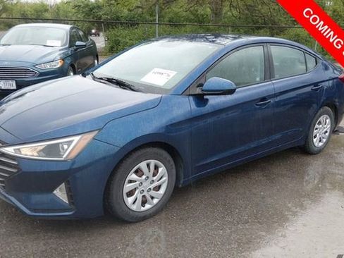 Used 2019 Hyundai Elantra SE FWD image 2