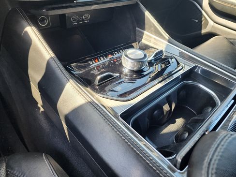 Used 2022 Jeep Wagoneer Series III image 34