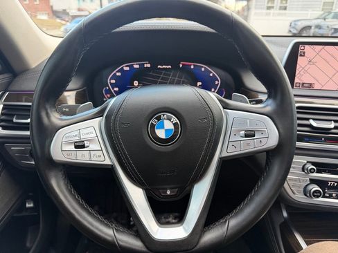 Used 2020 BMW 750i xDrive w/ Cold Weather Package image 19