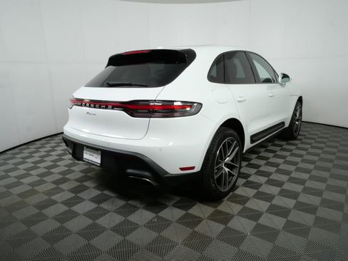 New 2026 Porsche Macan image 30