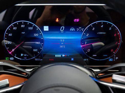 Certified 2025 Mercedes-Benz S 500 4MATIC image 24