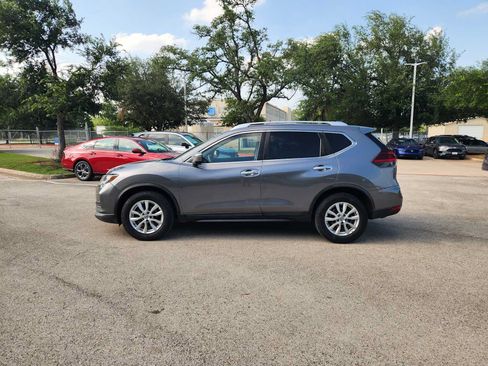 Used 2019 Nissan Rogue SV FWD image 4