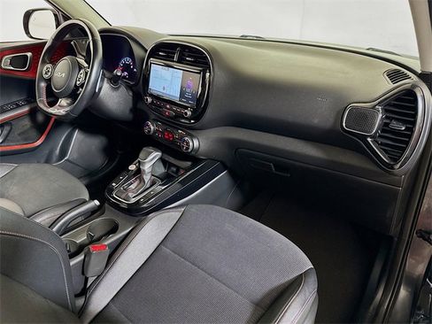 Used 2022 Kia Soul Turbo image 28
