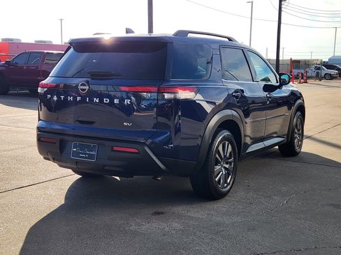 Used 2022 Nissan Pathfinder SV image 6