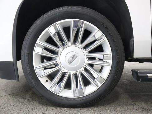 Used 2019 Cadillac Escalade Platinum AWD/4WD image 5