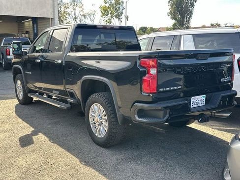 Used 2021 Chevrolet Silverado 2500 High Country w/ Z71 Off-Road Package image 4