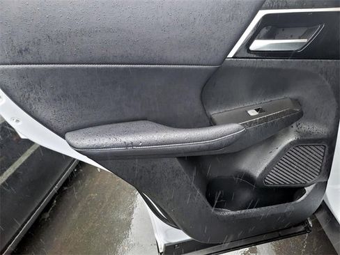 Used 2024 Mitsubishi Outlander SE image 14