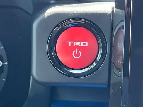 Used 2025 Toyota Tacoma TRD Off-Road AWD/4WD image 19