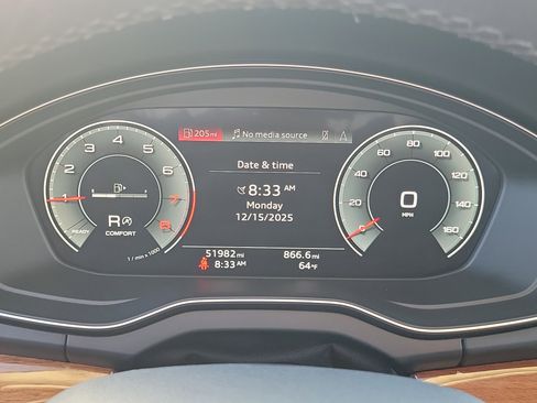 Used 2021 Audi Q5 Prestige image 29