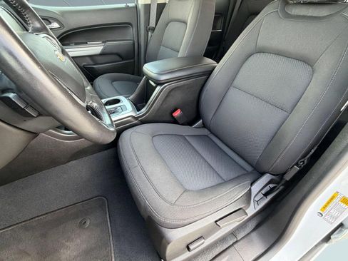 Used 2022 Chevrolet Colorado LT RWD image 5