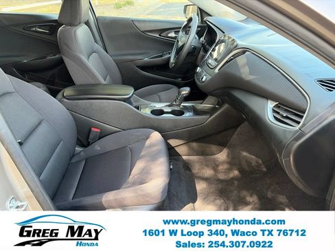 Used 2025 Chevrolet Malibu LT FWD image 13