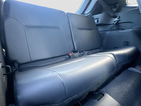 New 2025 Mitsubishi Outlander SE image 30